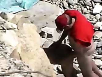Amateur Couple On The Beach Spyvideo
