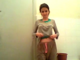 Me Solo Bathroom2 Arab Beurette