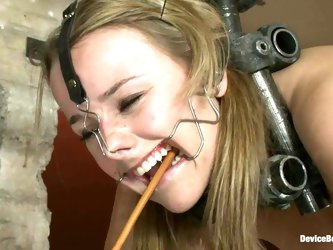 Slender Babe Gets Suspended On The Device