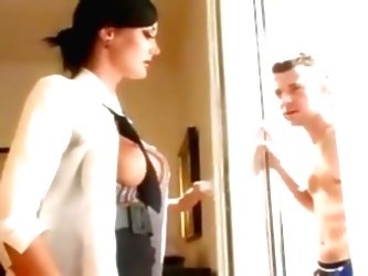 Hot Secretary Gives Bj